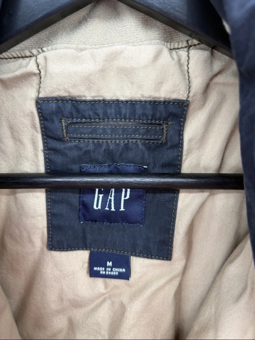 🗯️ GAP 2003 black cotton blend and Brown suede Yoke Quilted Vest